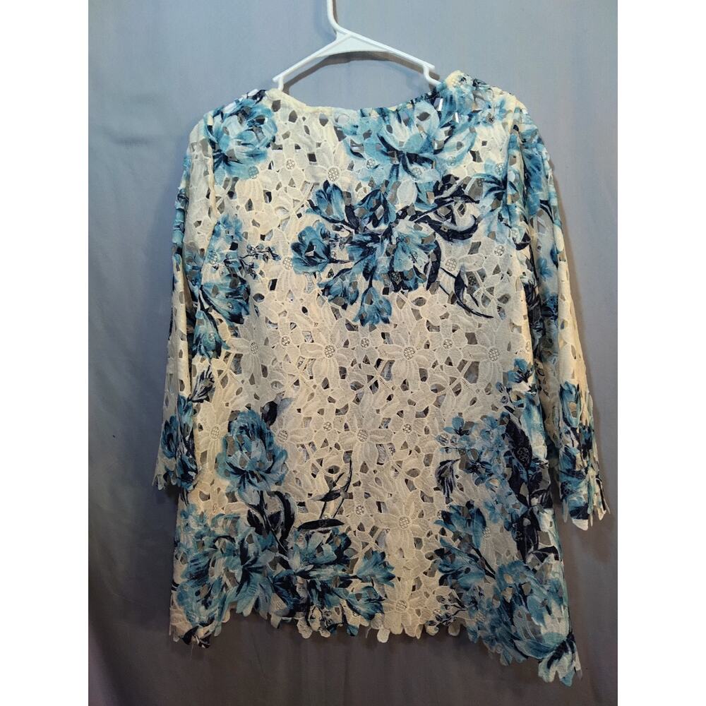 Charter Club Blue White Floral Ruffle Button - Picture 5 of 6
